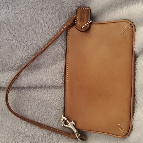 *COACH Wristlet - Picture 4 of 7